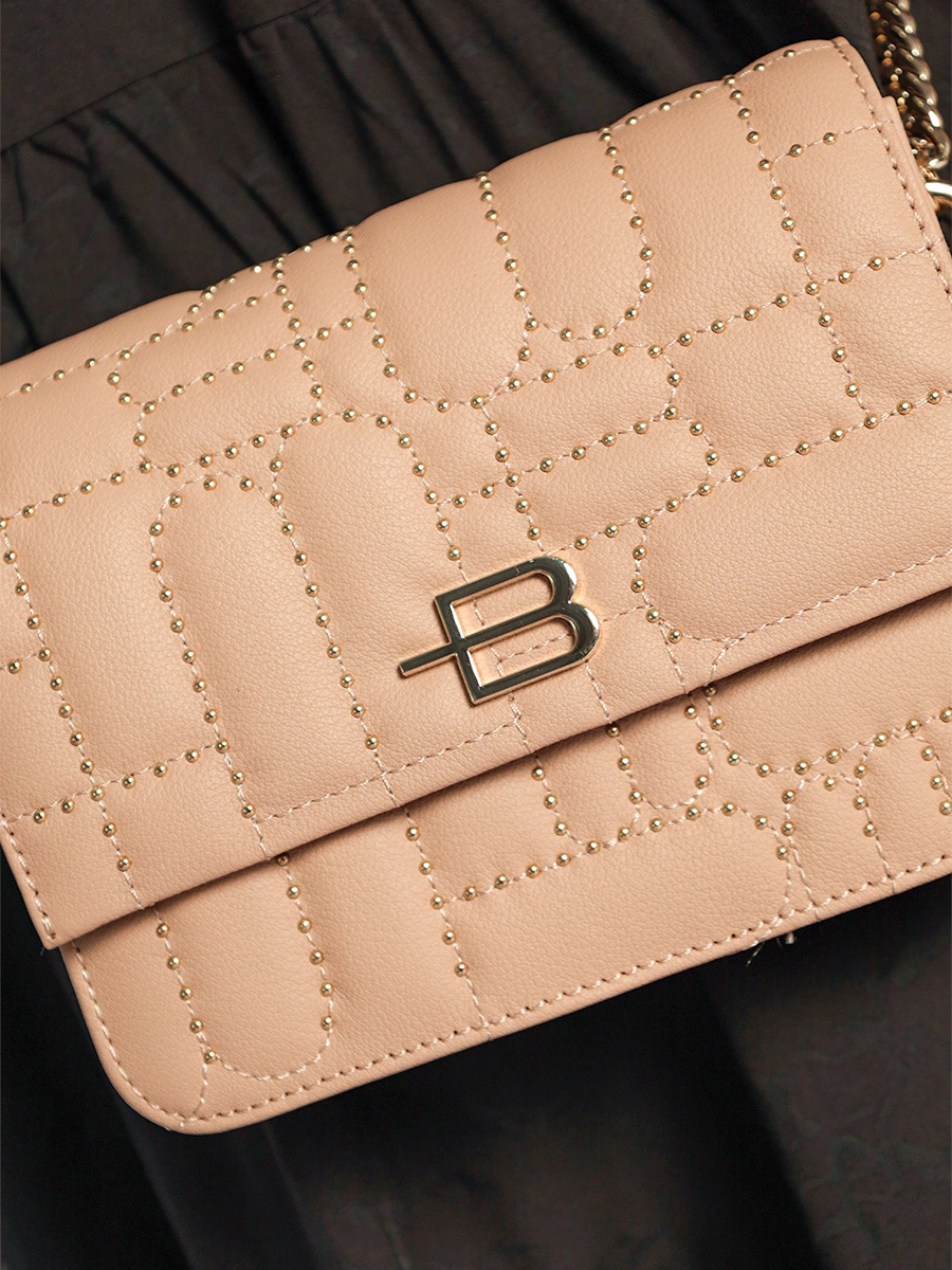 Сумка-кроссбоди бежевая с декором